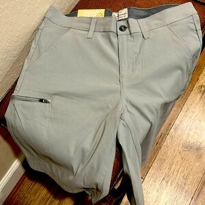 Brand New Original Weatherproof Vintage World Class Performance Stretch Shorts!